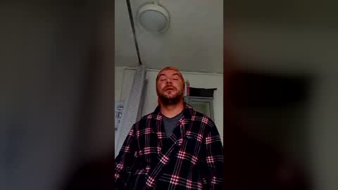 Snapshot of mr_i_ chatting on June 18, 9:25 am mr_i_ online show from June 18, 9:25 am