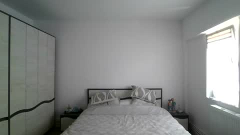 Snapshot of mr_i_ chatting on June 29, 10:37 am mr_i_ online show from June 29, 10:37 am