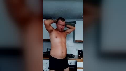Snapshot of mr_i_ chatting on August 1, 7:40 am mr_i_ online show from August 1, 7:40 am