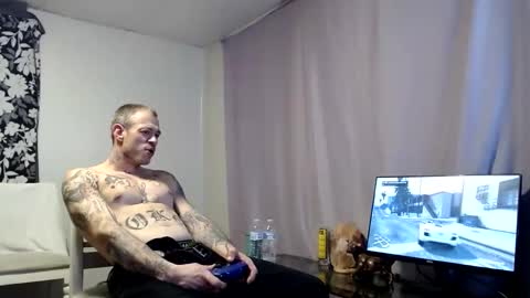 whateveryouwant online show from December 4, 8:01 am