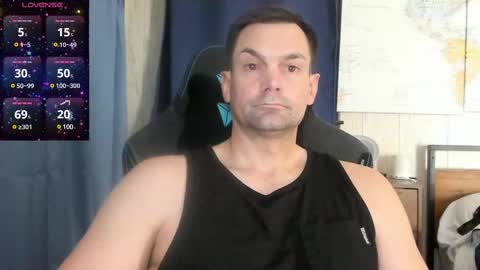 Snapshot of mr_mac69 chatting on December 12, 1:21 am Cam online show from December 12, 1:21 am