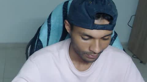 Snapshot of mr_max__ chatting on November 11, 9:37 pm Max online show from November 11, 9:37 pm