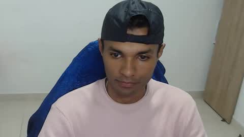 Snapshot of mr_max__ chatting on February 15, 12:47 pm Max online show from February 15, 12:47 pm