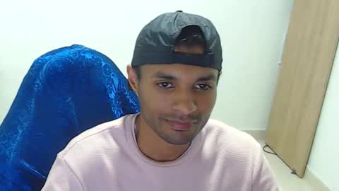 Snapshot of mr_max__ chatting on February 19, 12:39 am Max online show from February 19, 12:39 am