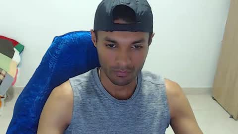 Snapshot of mr_max__ chatting on February 19, 12:56 pm Max online show from February 19, 12:56 pm