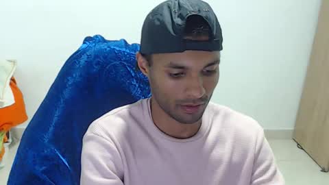 Snapshot of mr_max__ chatting on February 20, 1:02 am Max online show from February 20, 1:02 am