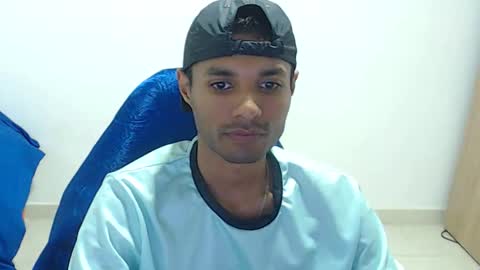 Snapshot of mr_max__ chatting on February 20, 1:22 pm Max online show from February 20, 1:22 pm