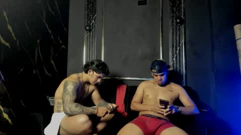 mr_maximo online show from November 16, 1:00 am