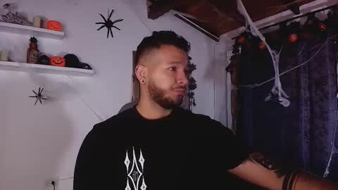 MIKEE online show from October 25, 3:36 am