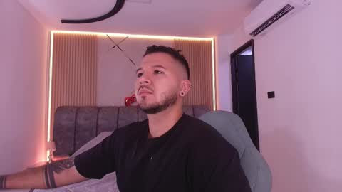 MIKEE online show from February 27, 3:06 am