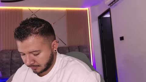MIKEE online show from June 2, 3:08 am