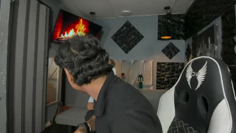 Snapshot of mr_mois chatting on April 5, 5:48 am mr_mois online show from April 5, 5:48 am