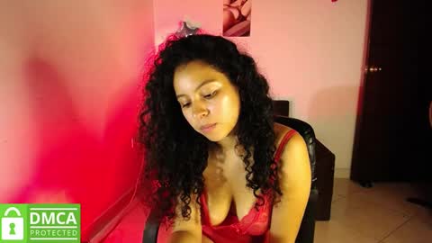 Snapshot of mr_mrscurie chatting on January 26, 1:20 am Mr Mrs Curie online show from January 26, 1:20 am