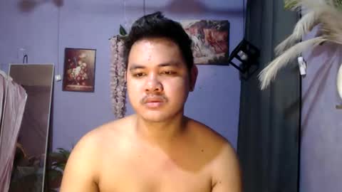 Snapshot of mr_olivercummerx chatting on April 12, 1:54 am mr_olivercummerx online show from April 12, 1:54 am