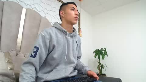 Snapshot of mr_porn_9 chatting on May 17, 10:50 pm Mr Porn online show from May 17, 10:50 pm