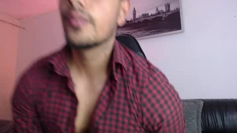 Snapshot of mr_real_aaron chatting on May 30, 11:07 am AARON online show from May 30, 11:07 am