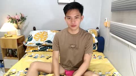 Snapshot of mr_squidcock chatting on November 6, 2:34 am KYLE online show from November 6, 2:34 am