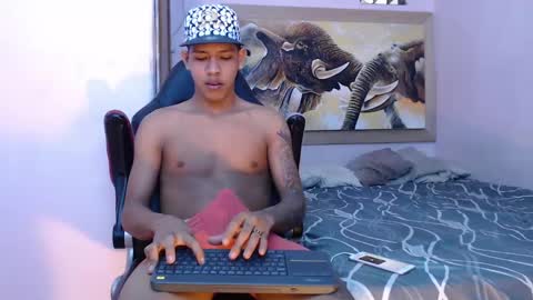 Snapshot of mr_stiven_ chatting on March 4, 1:34 am mr_stiven_ online show from March 4, 1:34 am