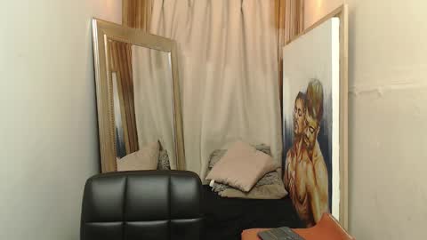 mr_stiven_ online show from December 3, 3:58 am