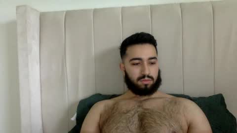 Snapshot of mrarabdaddy chatting on June 19, 11:47 am mrarabdaddy online show from June 19, 11:47 am