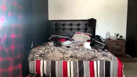 Snapshot of mrbigdthomas chatting on March 17, 5:05 pm MrBigDThomas online show from March 17, 5:05 pm
