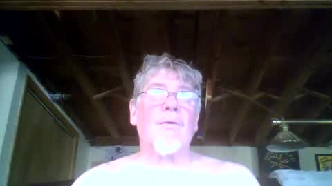 Snapshot of mrblade666 chatting on April 24, 4:09 pm mrblade666 online show from April 24, 4:09 pm