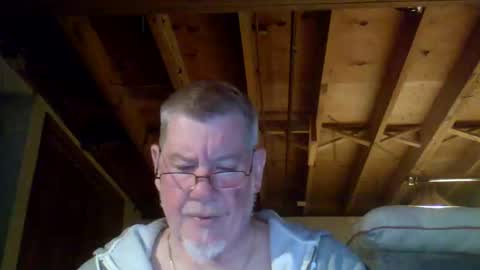 Snapshot of mrblade666 chatting on April 28, 12:20 am mrblade666 online show from April 28, 12:20 am