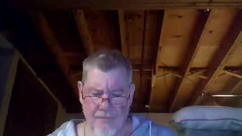 Snapshot of mrblade666 chatting on April 29, 11:33 pm mrblade666 online show from April 29, 11:33 pm