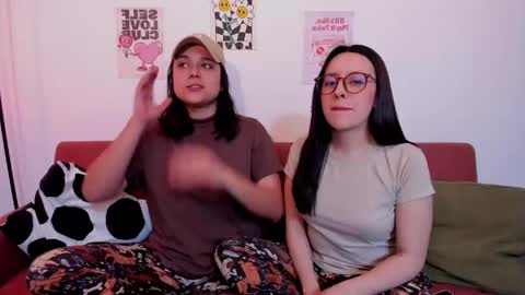 Laura online show from April 13, 5:02 am