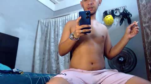 Snapshot of mrchrisdaniel chatting on May 18, 12:55 pm Christtofer online show from May 18, 12:55 pm