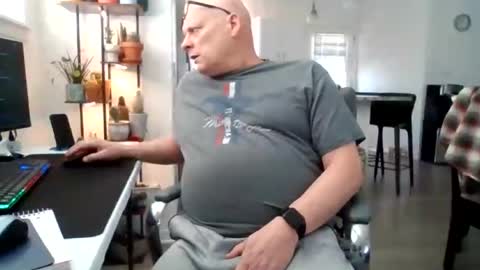 Snapshot of mrclean_55 chatting on June 23, 3:43 pm MrClean55 online show from June 23, 3:43 pm