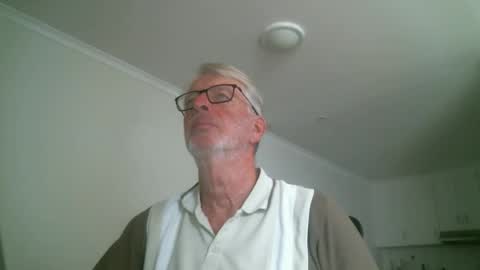 Snapshot of mrcreek1531 chatting on May 15, 2:07 am mrcreek1531 online show from May 15, 2:07 am