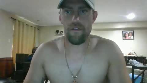 Snapshot of mrcumfixit chatting on June 4, 9:10 pm mrcumfixit online show from June 4, 9:10 pm