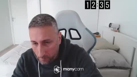 Snapshot of mrdr000 chatting on March 18, 11:35 am mrdr000 online show from March 18, 11:35 am