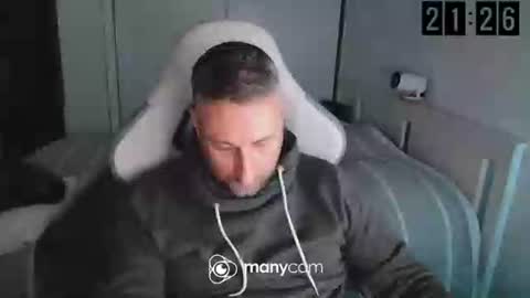 Snapshot of mrdr000 chatting on March 26, 8:25 pm mrdr000 online show from March 26, 8:25 pm