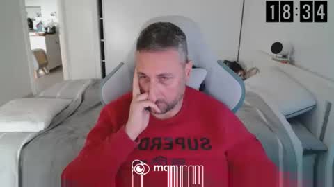 Snapshot of mrdr000 chatting on April 13, 4:34 pm mrdr000 online show from April 13, 4:34 pm