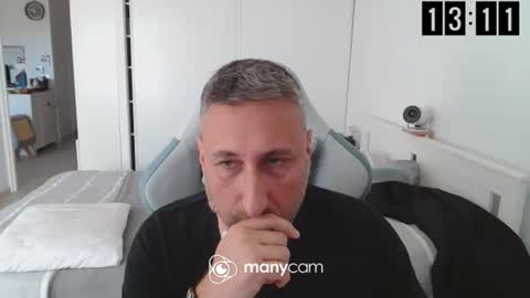 Snapshot of mrdr000 chatting on April 16, 11:11 am mrdr000 online show from April 16, 11:11 am