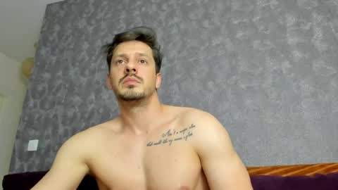 Snapshot of mrfitu chatting on April 20, 8:43 pm David online show from April 20, 8:43 pm