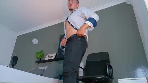 Snapshot of mrfox__ chatting on October 18, 7:36 pm Mr Fox online show from October 18, 7:36 pm