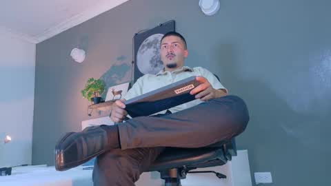 Snapshot of mrfox__ chatting on November 21, 7:56 pm Mr Fox online show from November 21, 7:56 pm