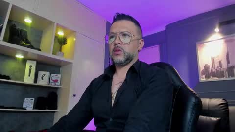 Snapshot of mrfrank_tattoo chatting on January 17, 11:48 am MrFrank. online show from January 17, 11:48 am