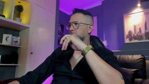 Snapshot of mrfrank_tattoo chatting on February 6, 10:40 am MrFrank. online show from February 6, 10:40 am