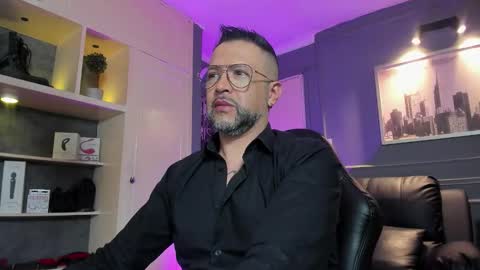 Snapshot of mrfrank_tattoo chatting on February 9, 10:30 am MrFrank. online show from February 9, 10:30 am