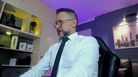 Snapshot of mrfrank_tattoo chatting on February 17, 11:18 am MrFrank. online show from February 17, 11:18 am