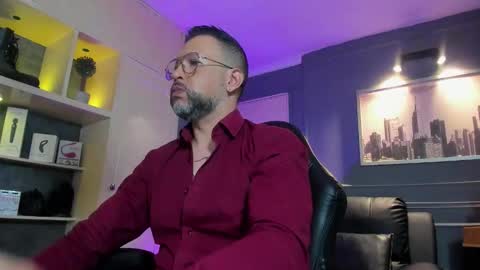 Snapshot of mrfrank_tattoo chatting on February 19, 11:39 am MrFrank. online show from February 19, 11:39 am