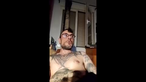 Snapshot of mrfumao chatting on June 1, 1:29 am mrfumao online show from June 1, 1:29 am