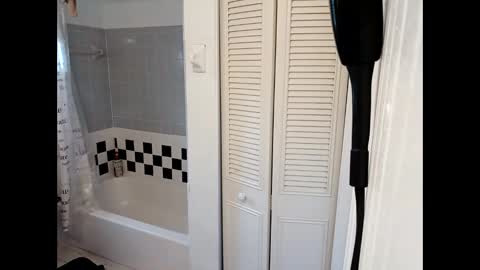 Snapshot of mrgoodbarr23 chatting on November 5, 7:58 pm FRESH MEAT TELL ME WHAT YOU WANNA SEE online show from November 5, 7:58 pm