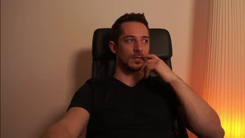 Snapshot of mrgreeneyes01 chatting on March 24, 8:03 pm juan luis online show from March 24, 8:03 pm