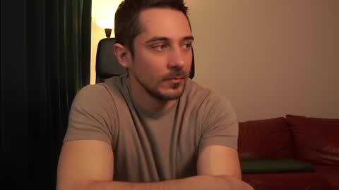 Snapshot of mrgreeneyes01 chatting on March 29, 8:09 pm juan luis online show from March 29, 8:09 pm