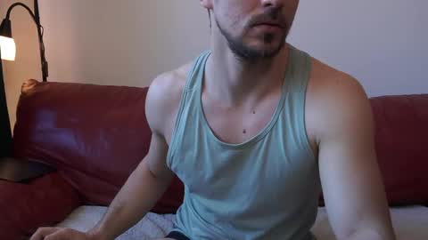 Snapshot of mrgreeneyes01 chatting on April 8, 6:57 am juan luis online show from April 8, 6:57 am